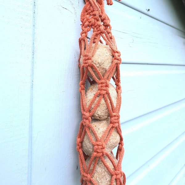 Mangeoire à boules de graisse pour oiseaux, mangeoire à suif écologique pour oiseaux, mangeoire à oiseaux en pur coton en macramé pour boules de graisse et fruits, jardin, balcon, fenêtre