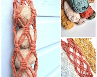 Bird Fat-ball Feeder, Eco-friendly Bird Suet Feeder, Natural Cotton Macrame Bird Feeder for Fat-balls and Fruit, Garden, Balcony, Window