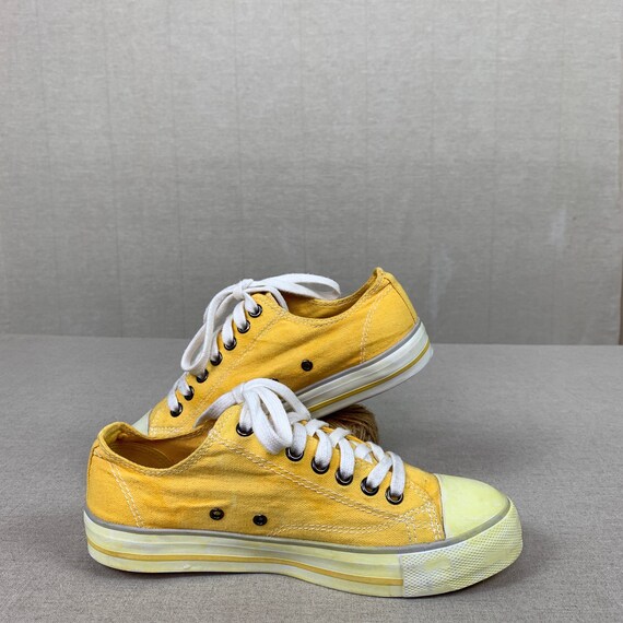 yellow shoes size 7