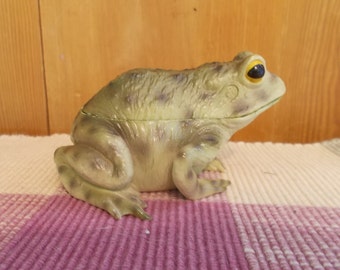 frog engagement ring box