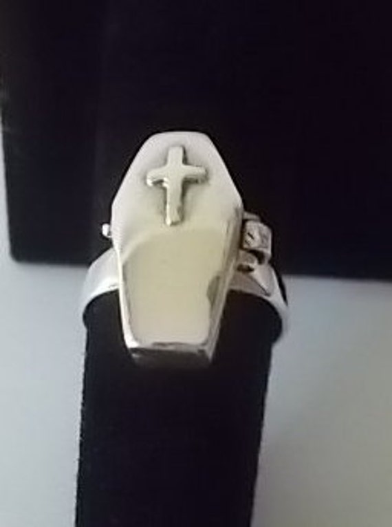 Coffin poison best sale ring
