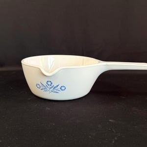 Cornflower Corning Ware Sauce Pan with Spout, 1970's Corning Ware, Oven/Range Top Safe, P-89-B 2-1/2 Cups, Made in USA