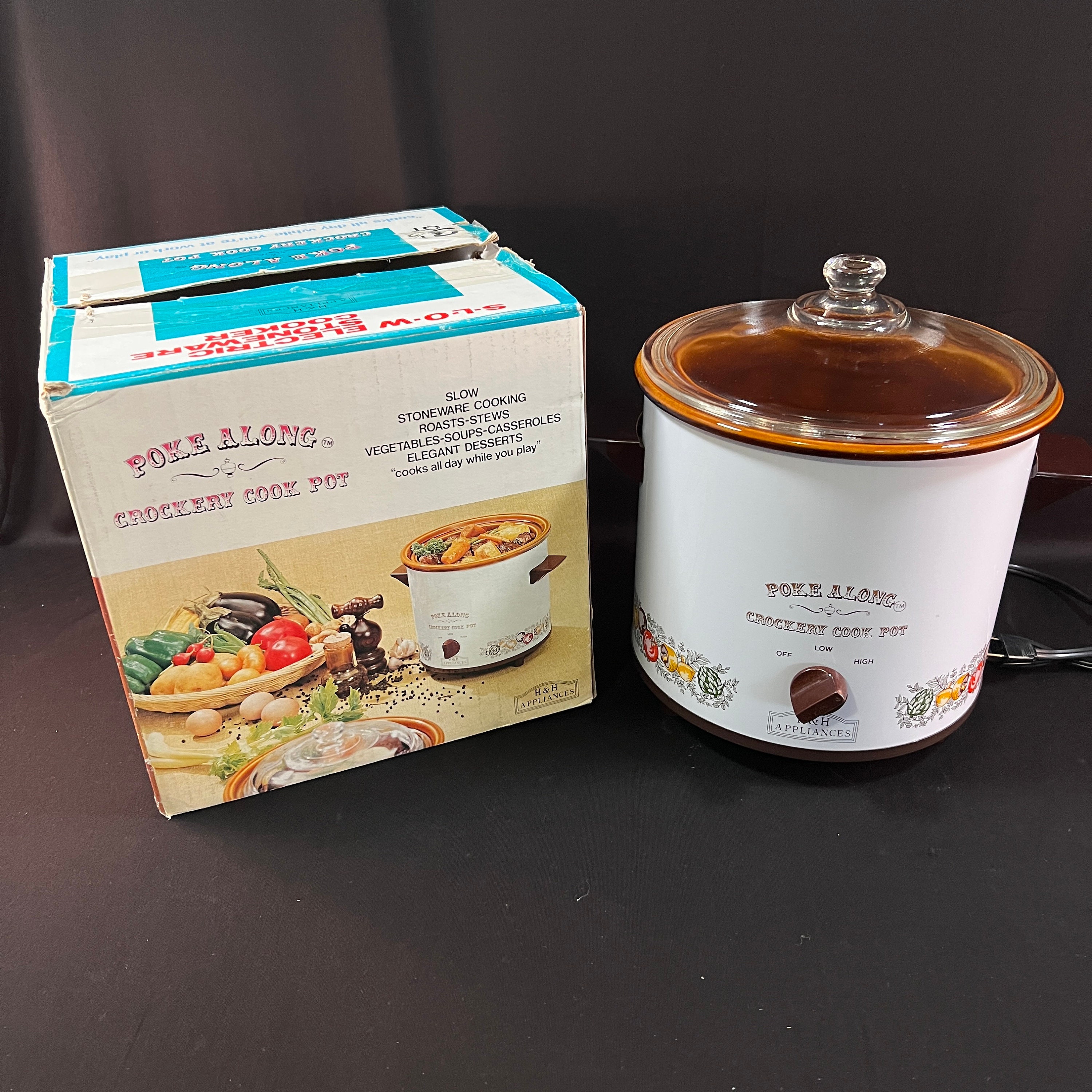 Spice of Life Slow Cooker, 3-1/2 Quart, Temperature Dial Low, High, Off,  Poke A Long Crockery Cook Pot, in Working Order in Original Box 