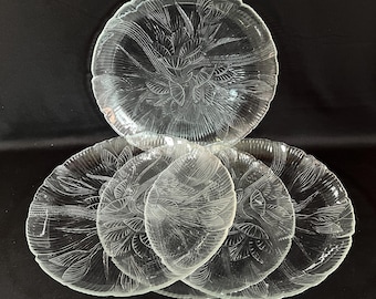 Set of 4 Dinner Arcoroc Canterbury Glass Plates, Detailed Embossing, Vintage Embossed Plates, Great Used Condition No Chips or Cracks.
