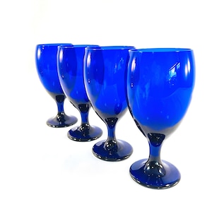 4 Beautiful Tall Cobalt Blue Glasses Set of 4, Deep Blue Glassware, Stemware, Deep Blue Stemware Glasses, Excellent Condition, Holds 16 oz