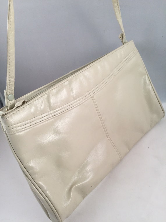 Vintage Bueno Off White Handbag/Shoulder Bag, Lig… - image 1