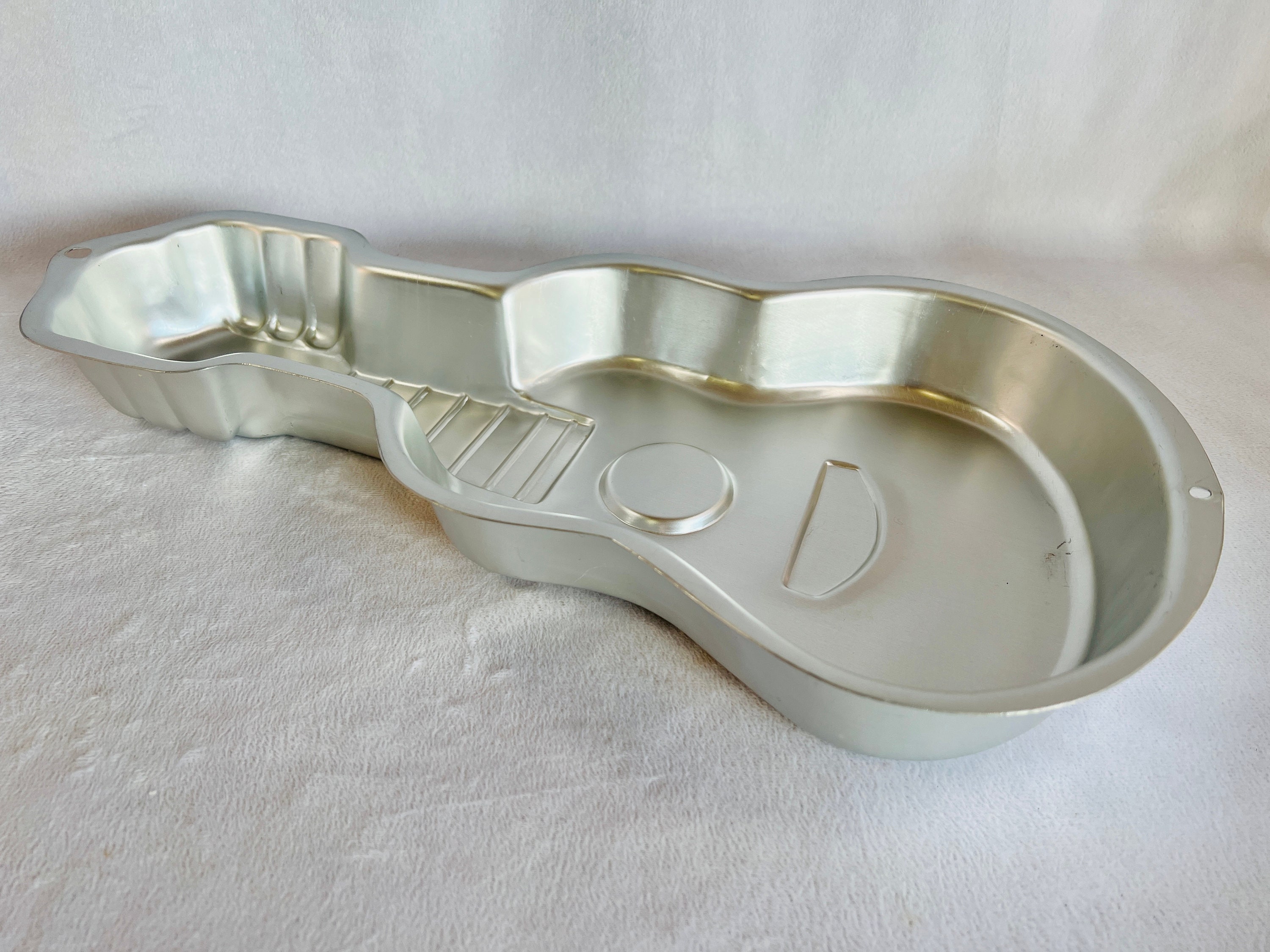 Wilton Guitar Shaped Cake Pan/dessert Mold Perfect for the 