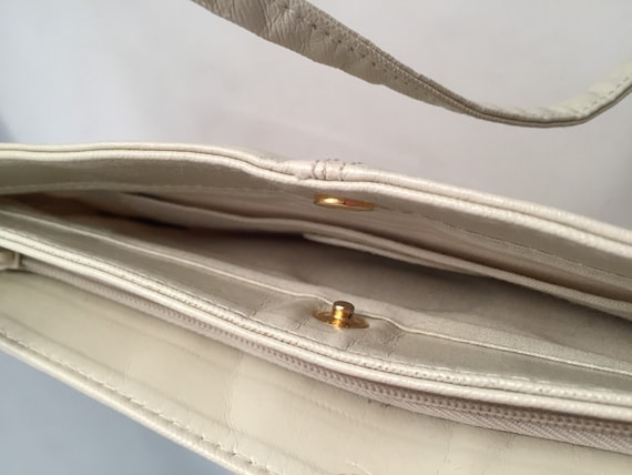 Vintage Bueno Off White Handbag/Shoulder Bag, Lig… - image 3