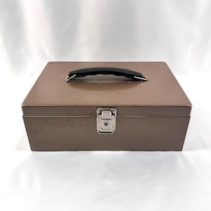 Metal Cash Box with Removable Tray, 11&quot; X 7-3/4&quot; X 4&quot;, Great Condition with Top Handle, (No Key)