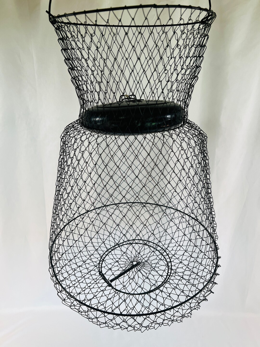 Eagle Claw Floating Wire Mesh Collapsible Fish Basket, Fish