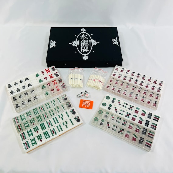 New Mahjong Set Complete in Vinyl Storage Case Comes With All 