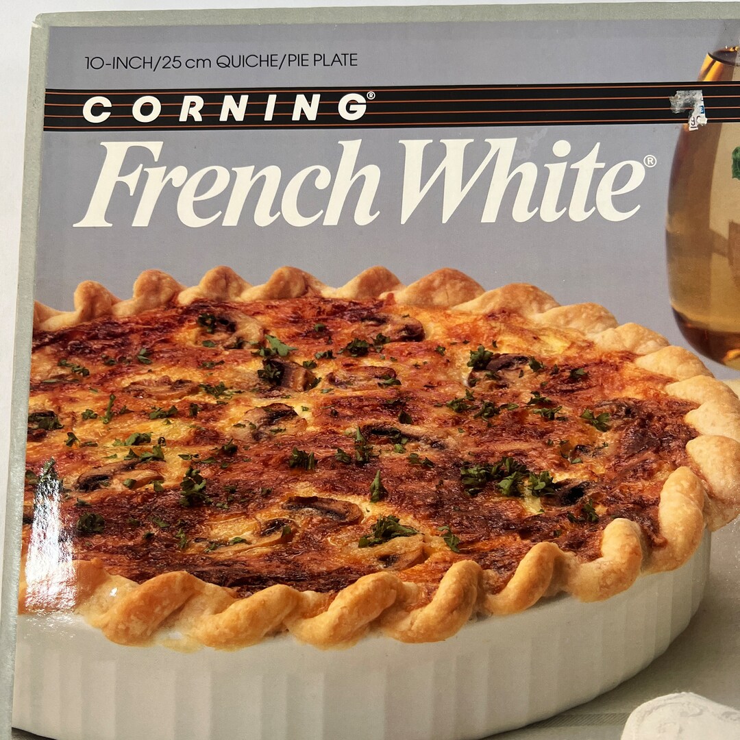 New/vintage 1985 French White Corning Ware Quiche/pie Plate in Original