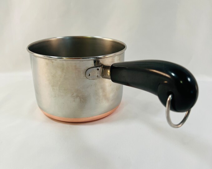 11/2 Quart Copper Bottoms Revere Ware Saucepan, Made in Clinton, IL