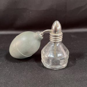Vintage St Regis Glass Perfume Atomizer in Good Working Condition,