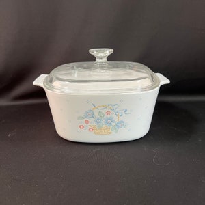 3 Liter Country Cornflower Corning Ware Casserole Dish with Glass Lid, A-3-B, Microwave and Stove Top Safe, Cook, Serve and Store