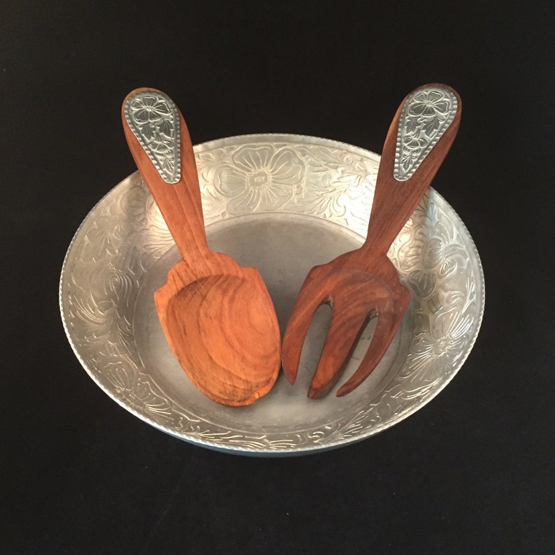 Large Bowl with Matching Serving Utensils Hand Forged Everlast Metal Salad Bowl Set