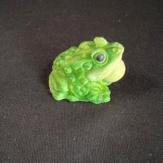 1986 Itty Bitty World Collection Ceramic Frog, Miniat… Gem