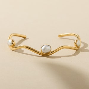 pearl cuff bracelet, wavy thin bangle, unique wedding bracelet, june birthday gift for mom, freshwater pearl gold jewelry, june birthstone