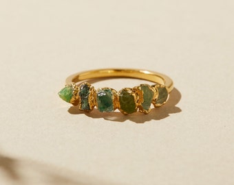 ombre ring, green stacking ring, unique gemstone ring, raw peridot jewelry, multi-stone gold band, raw emerald ring, green tourmaline ring