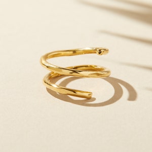 Gold Bold Spiral Wrap Ring, Thick Wraparound Band Ring for Women, Gold Winding Ring, Delicate Statement Ring, Minimalist Coil Ring