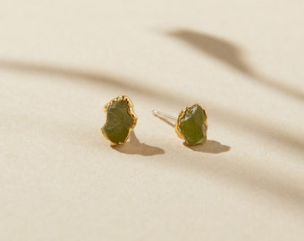 raw green peridot earrings, august birthstone stud earrings, natural peridot jewelry, dainty raw gemstone earrings, girlfriend gift for her