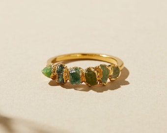 ombre ring, green stacking ring, unique gemstone ring, raw peridot jewelry, multi-stone gold band, raw emerald ring, green tourmaline ring