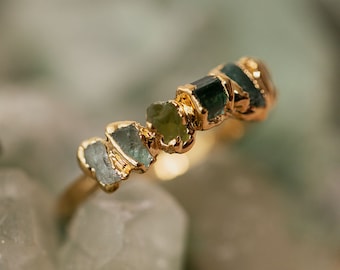 ombre ring, green stacking ring, unique gemstone ring, raw peridot jewelry, multi-stone gold band, raw emerald ring, green tourmaline ring