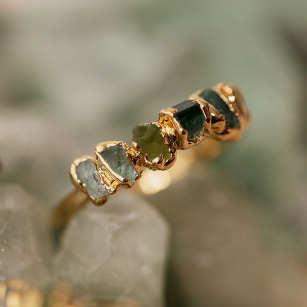 ombre ring, green stacking ring, unique gemstone ring, raw peridot jewelry, multi-stone gold band, raw emerald ring, green tourmaline ring