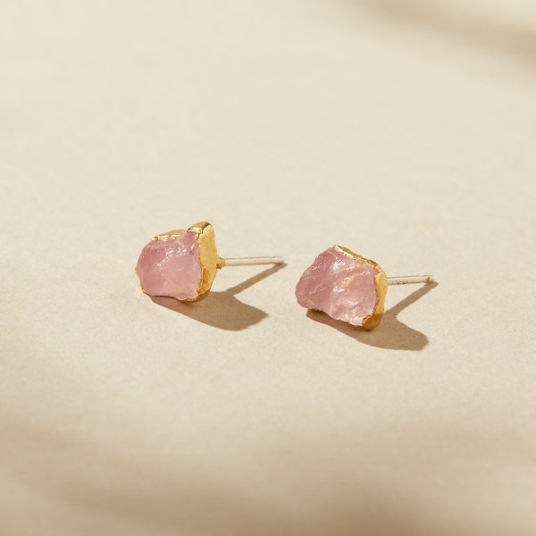 rose quartz studs / rose quartz jewelry / rose quartz earrings / rose quartz crystal / pink stone studs / raw crystal studs / pink crystal