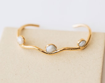 wedding bracelet for bride, jewelry for bride pearl, bridal gift for her, natural pearl bracelet, squiggle cuff, jewelry for wedding day
