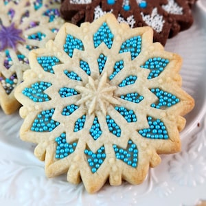 Starburst Snowflake Silicone Cookie Mold