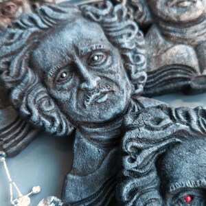 Molde de silicona para galletas de Edgar Allan Poe imagen 6