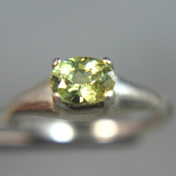 CHRYSOBERYL - Genuine & Natural Faceted Yellow Chrysoberyl .925 Sterling Silver Ring