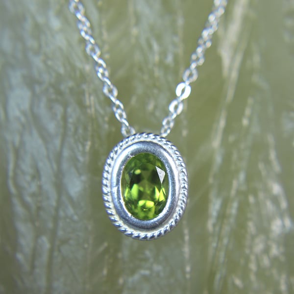Peridot Necklace .925 Sterling Silver Solitaire Lime Green Peridot August Birthstone