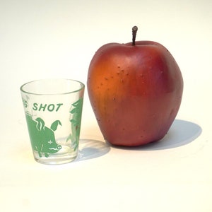 Vintage Drunk Pigs Shot Glass &quot;A PIG SHOT&quot; - Two Green Drunk Pigs, maybe Hazel Atlas