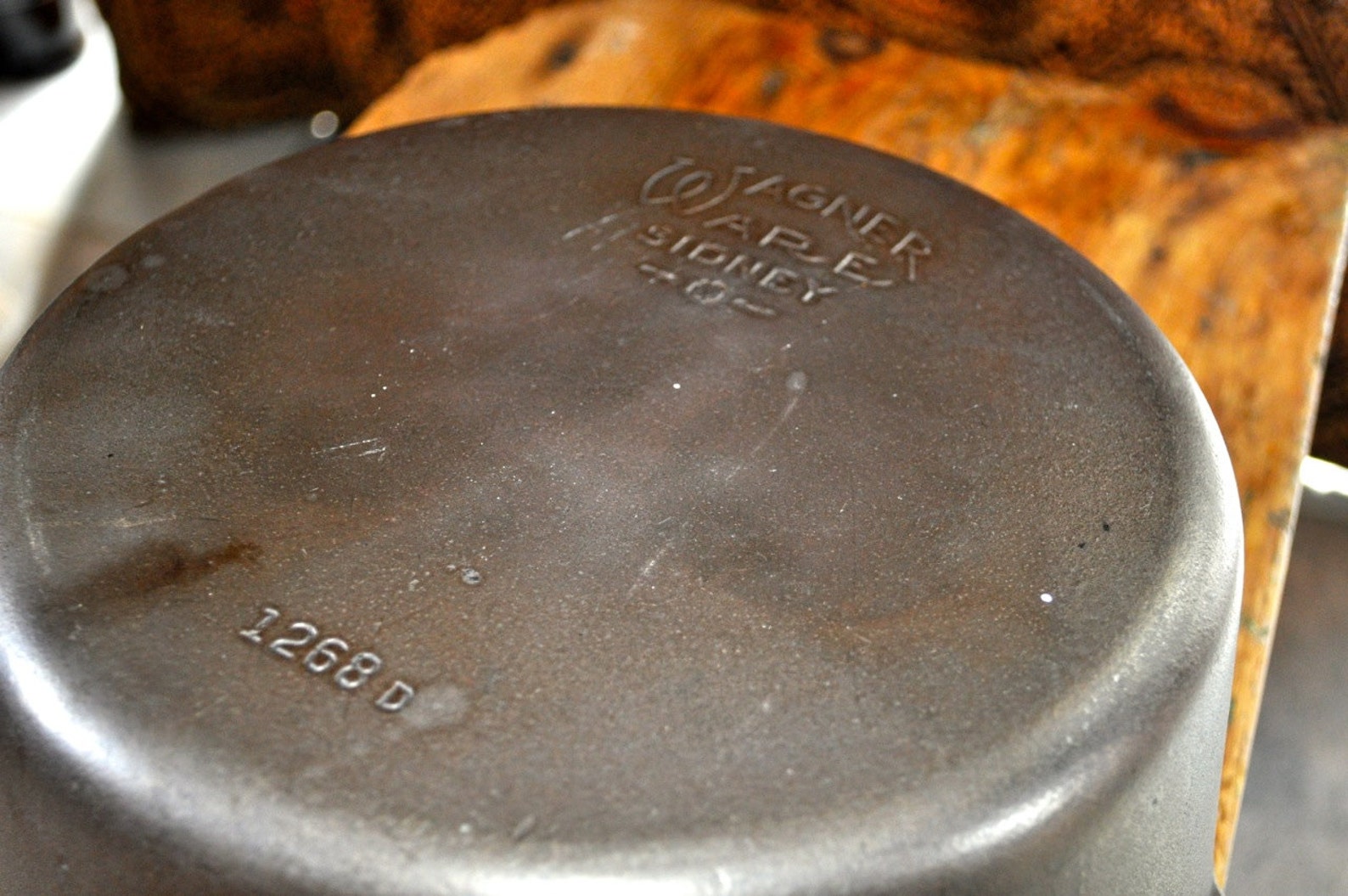 Wagner Ware No. 8 Cast Iron Dutch Oven & Matching Glass Lid Etsy