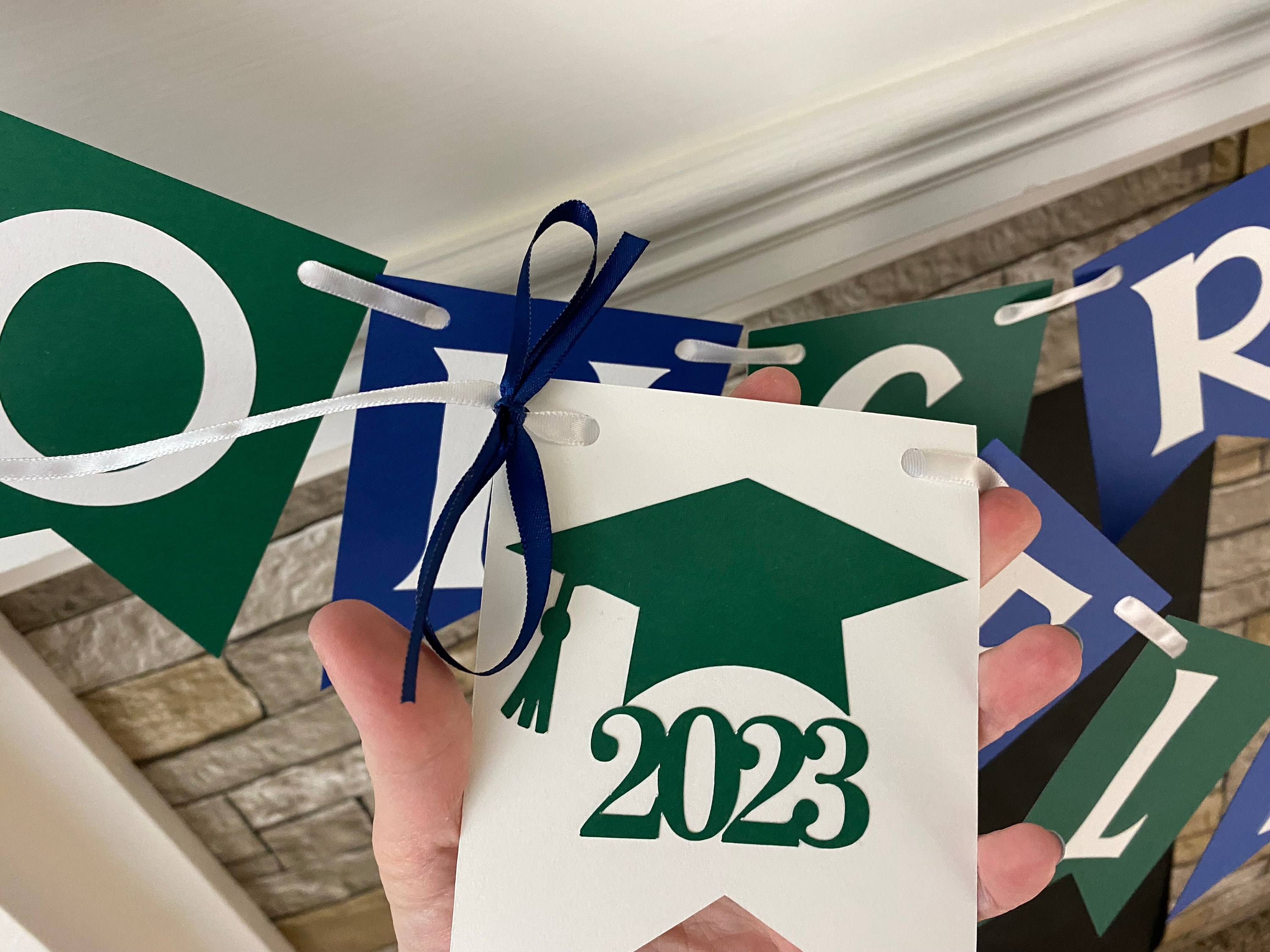 Abschlussfeier-Dekorationen Herzlichen Glückwunsch Personalisiertes Namensbanner Klasse von 2025 Banner Abschlussgirlande High School Abschluss College individuell