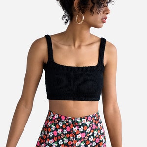 Top corto con escote cuadrado top de punto minimalista top tipo bralette tejido a mano top corto negro para yoga escote cuadrado sujetador deportivo de punto top ajustado de algodon Etsy