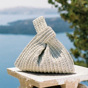 Raffia Knot Bag in Pearl Crochet Raffia Handbag Summer Wrist - Etsy
