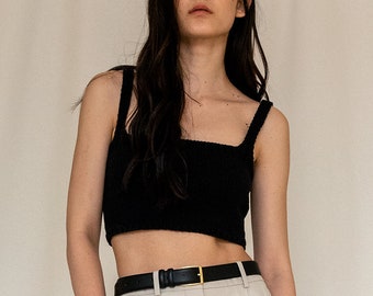 Rechteckiger Ausschnitt Crop Top, Minimal Strick Top, Cropped Yoga Top, Handgestrickt, Rechteckiger Ausschnitt, Strick BH, Taillierter Baumwoll Bralette in Total Black