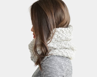 Chunky Hand Knit Cowl, Oatmeal Infinity Scarf, Wool Cowl Scarf, Knit Tube Scarf, Knitted Snood, Custom Color Scarf, Handknit Chunky Cowl