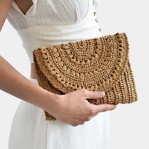 Crochet Raphia Clutch in Tan, Straw Summer Bag, Raphia Clutch Handbag, Tan Crochet Summer Bag, Crochet Straw Clutch Sac Marigold image 1