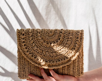 Macrame' Raffia Straw Clutch (Tan)