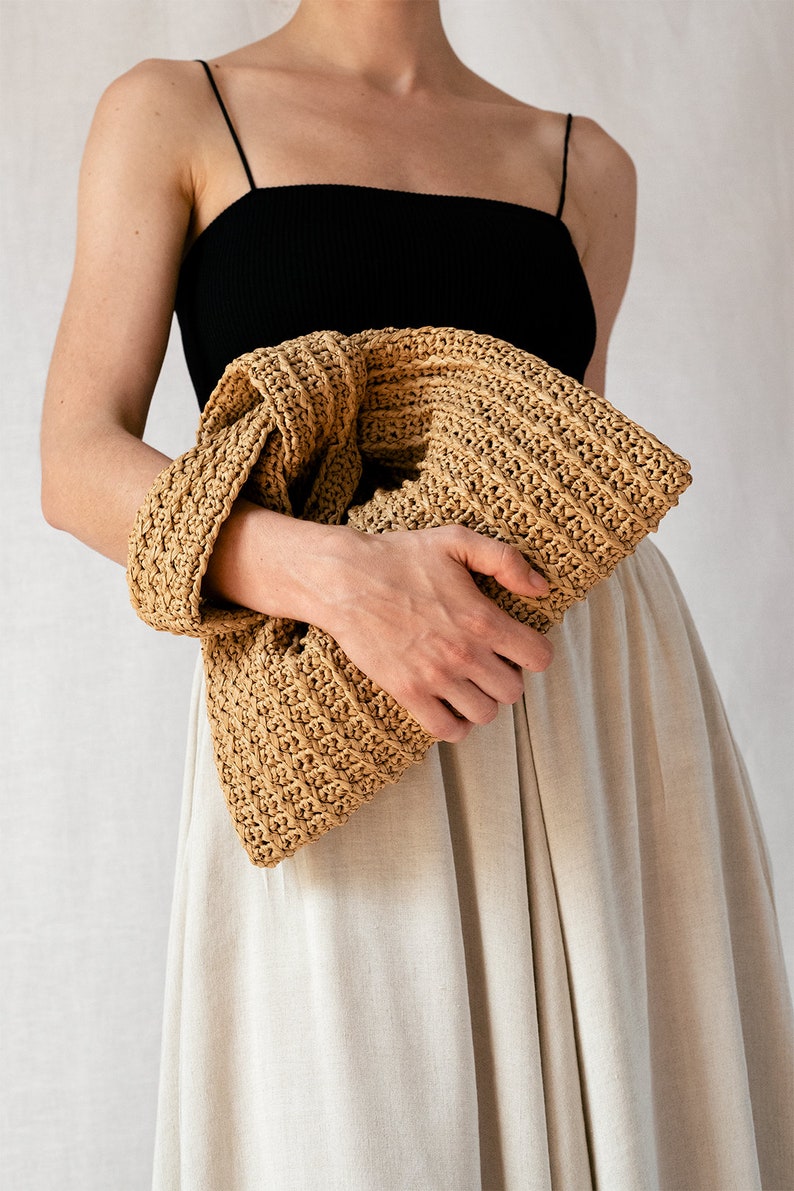 Raffia Knot Bag in Tan, Crochet Raffia Handbag, Summer Wrist Bag, Minimal Straw Bag, Handcrafted Pouch Purse The Raffia Knot Bag image 4