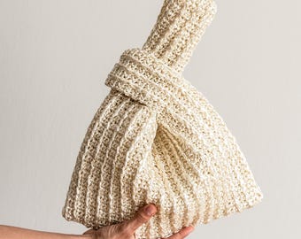 Raffia Knoten Tasche in Muschelform, gehäkelte Raffia Handtasche, sommerliche Handgelenk Tasche, Minimale Strohtasche, Metallic Raffia — Die Raffia Knoten Tasche