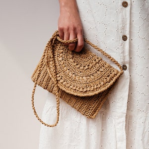 Crochet Raphia Clutch in Tan, Straw Summer Bag, Raphia Clutch Handbag, Tan Crochet Summer Bag, Crochet Straw Clutch Sac Marigold image 4