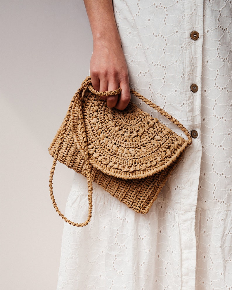 Crochet Raphia Clutch in Tan, Straw Summer Bag, Raphia Clutch Handbag, Tan Crochet Summer Bag, Crochet Straw Clutch Sac Marigold image 4