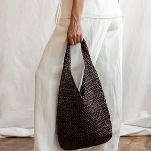 Crochet Raffia Tote in Pecan, Brown Summer Tote Bag, Straw Mesh Bag, Lightweight Crochet Shoulder Bag, One Handle Bag — The Daphne Tote