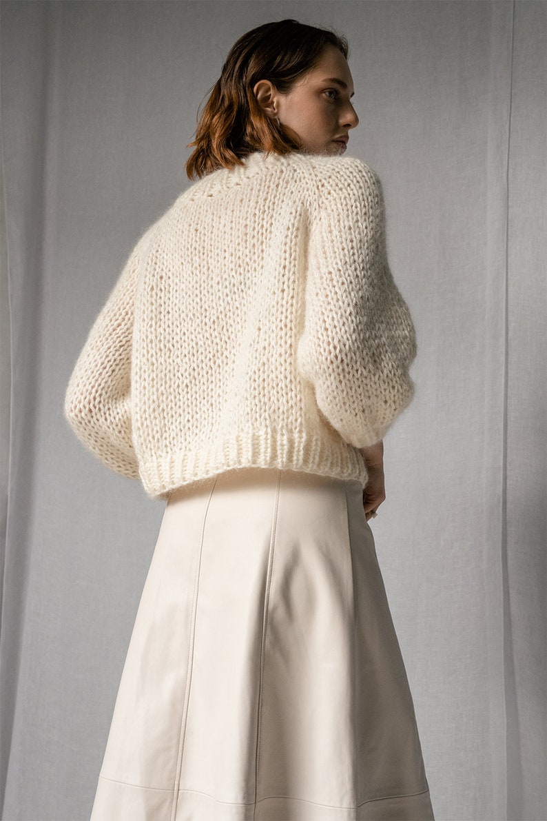 Chunky Braid Sweater Hand Knit Mohair Cropped Pullover, Luxurious Oversized Cable Knit Sweater, Mockneck & Bubble Sleeves, Boxy Fit Raglan zdjęcie 3