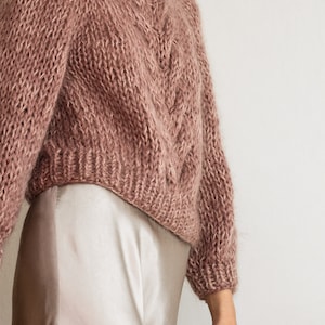 Chunky Braid Sweater Pull court en mohair tricoté à la main, Pull en tricot torsadé surdimensionné luxueux, Mockneck & Bubble Sleeves, Boxy Fit Raglan 01. Lavender Mix